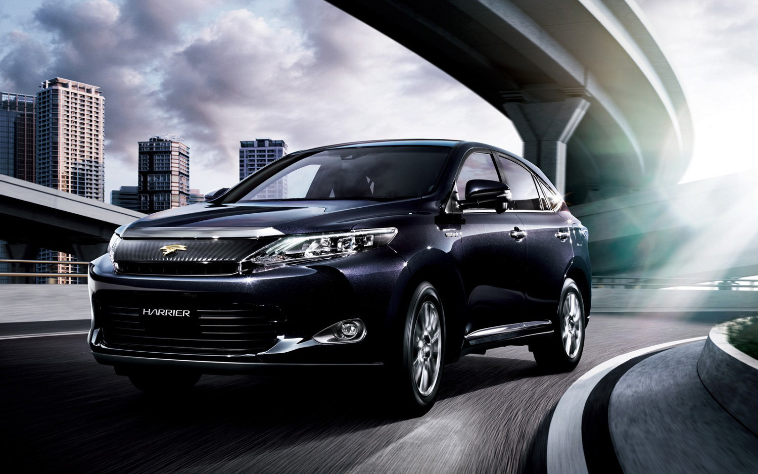 Toyota Harrier 2016 Premium hybrid SUV Drive